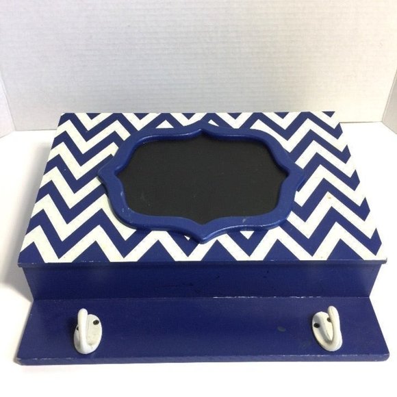 Home Accents Wall Mountable Mail Holder - Picture 10 of 12